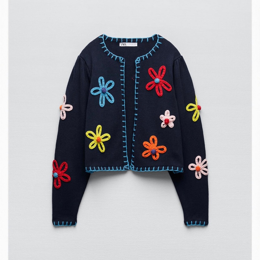 NEW WITH TAGS AUTHENTIC ZARA  WOMAN CARDIGAN WITH FLORAL EMBROIDERY NAVY